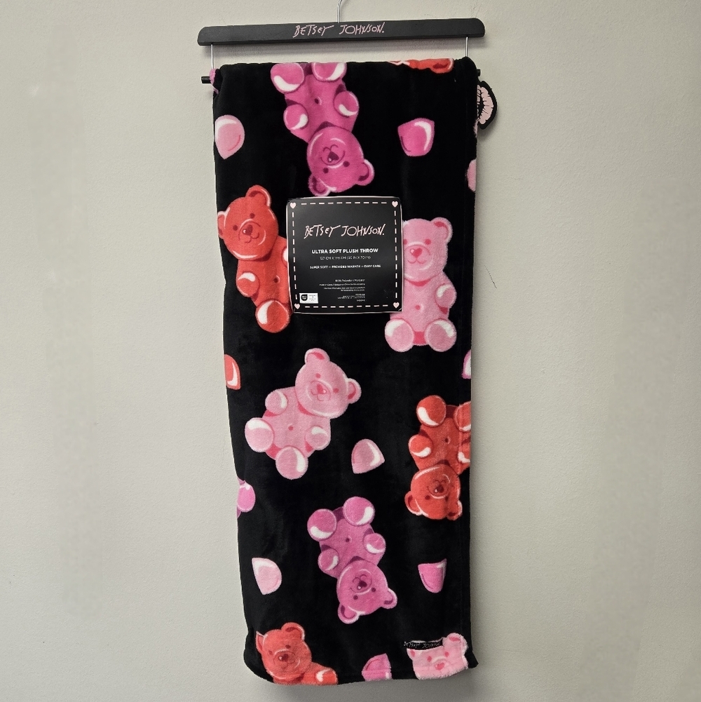 Betsy Johnson Gummy Bears Ultra Soft Plush Throw Blanket Black Pink